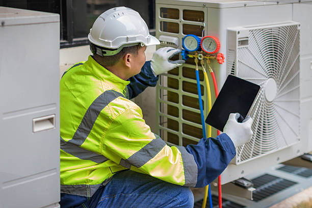 Professional Hvac technician working in Pennsville, NJ